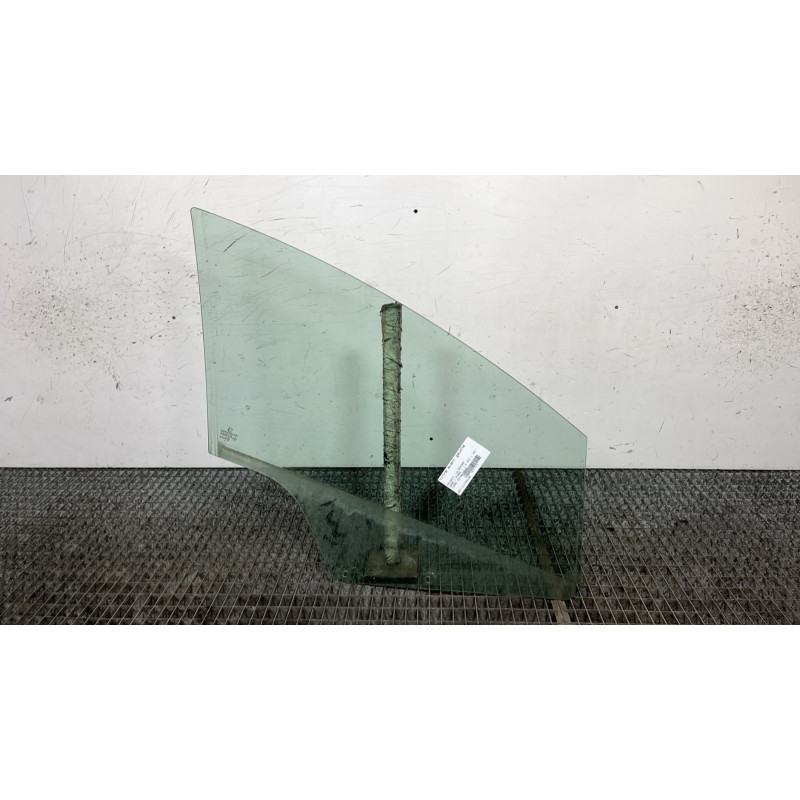 Vitre avant gauche PEUGEOT 5008 1 Photo n°4