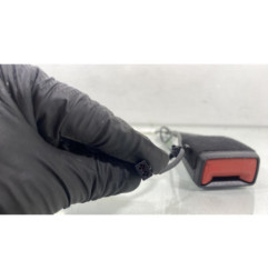 Attache ceinture avant gauche VOLKSWAGEN POLO 6