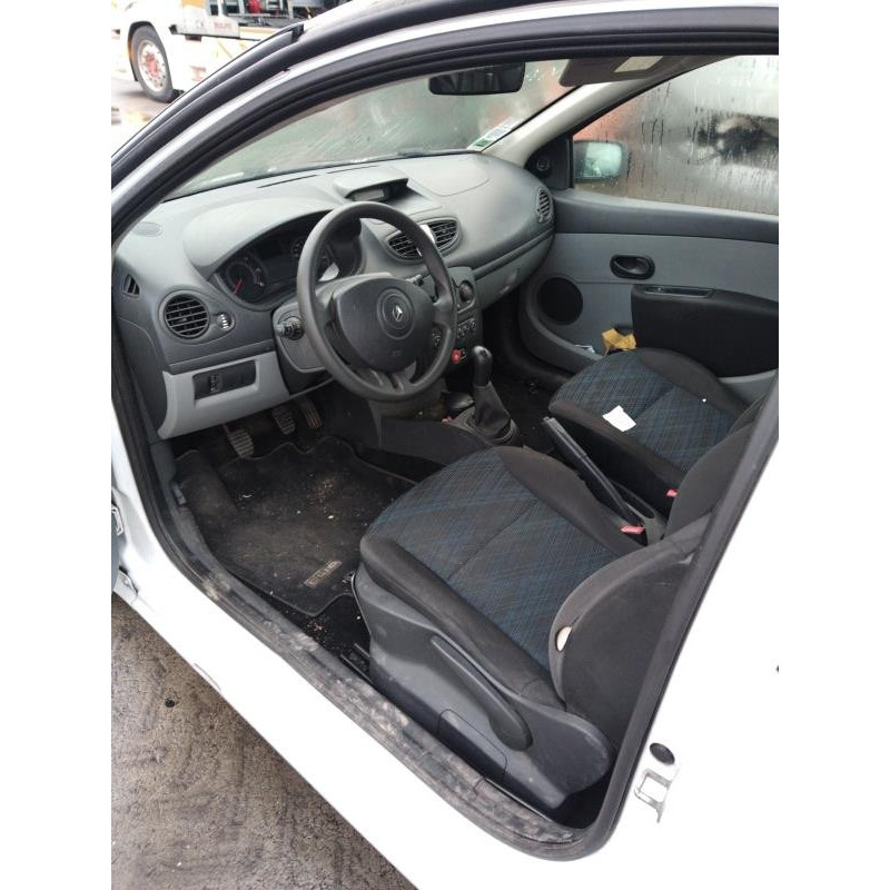 Pretensionneur de ceinture avant droit RENAULT CLIO 3 Photo n°13
