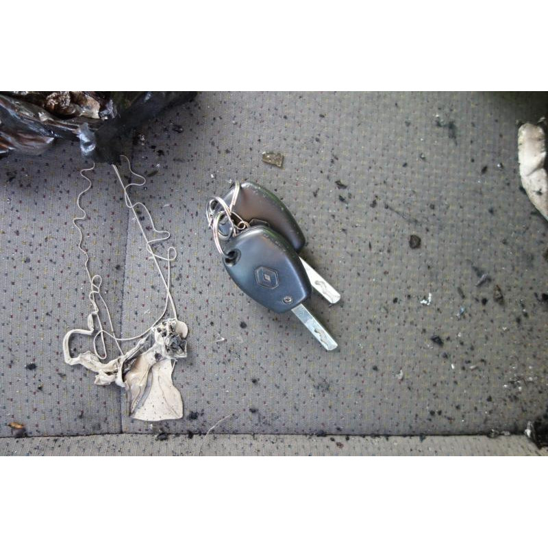 Pretensionneur de ceinture avant droit RENAULT CLIO 3 Photo n°10