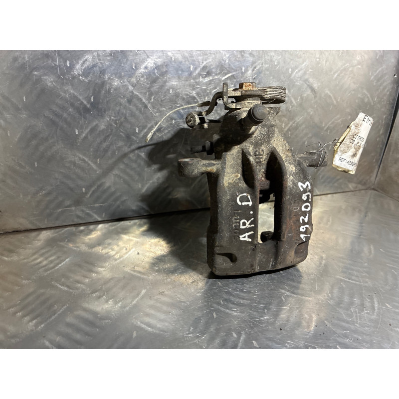 Etrier arriere droit (freinage) CITROEN C8 Photo n°3