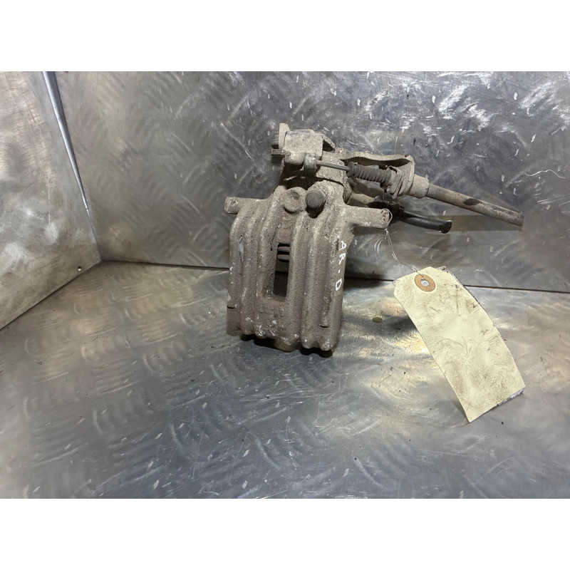 Etrier arriere droit (freinage) VOLKSWAGEN PASSAT 4 Photo n°2