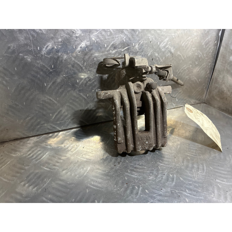 Etrier arriere droit (freinage) VOLKSWAGEN PASSAT 4 Photo n°3