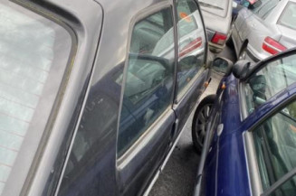 Serrure avant droit PEUGEOT 106