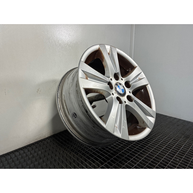 Jante BMW SERIE 1 E87 Photo n°4