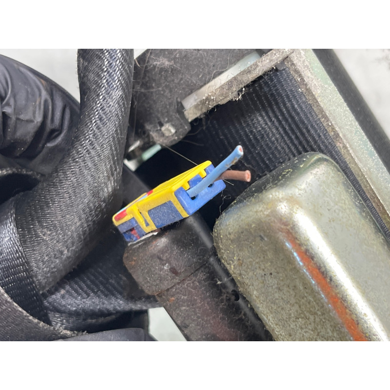 Pretensionneur de ceinture avant gauche RENAULT LAGUNA 3 Photo n°4