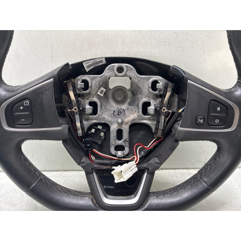 Volant RENAULT CLIO 4 Photo n°6