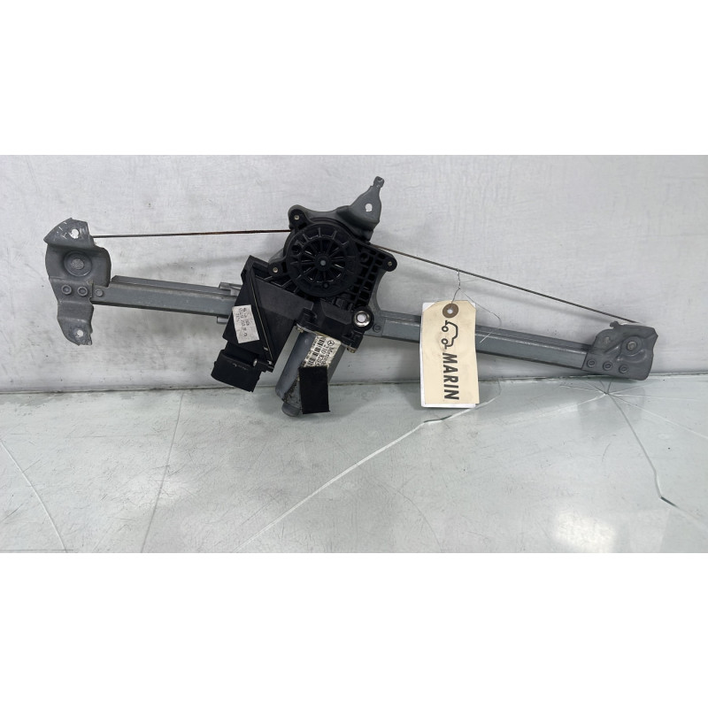 Leve vitre electrique arriere droit MERCEDES CLASSE C 202 Photo n°1