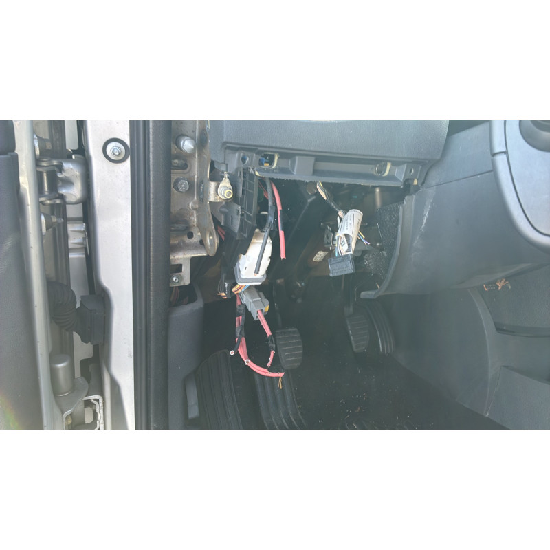Pretensionneur de ceinture avant droit RENAULT CLIO 3 Photo n°18