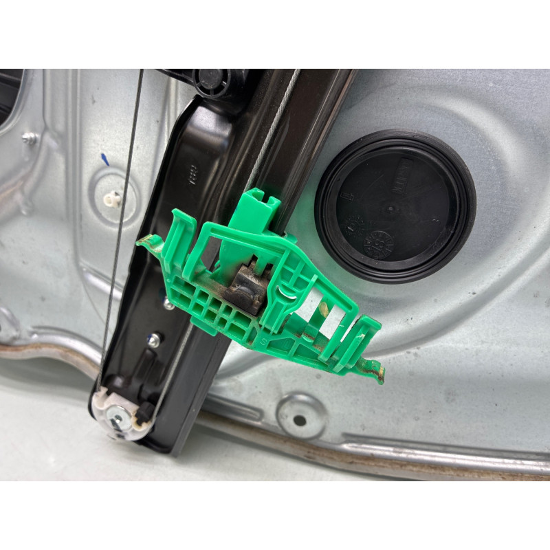 Leve vitre electrique avant gauche ALFA ROMEO GIULIETTA 2 Photo n°4