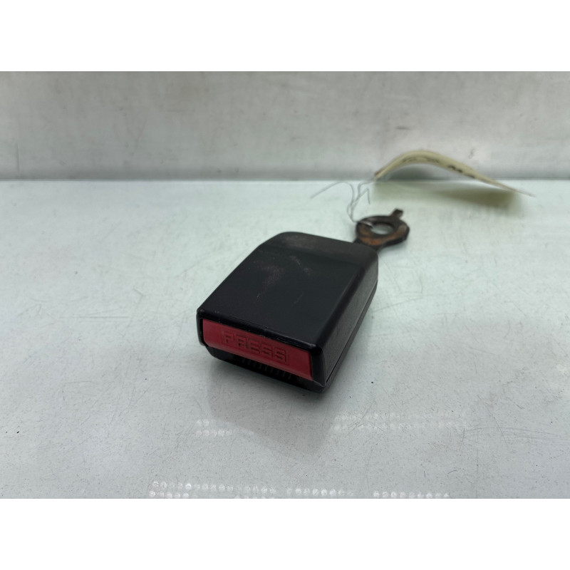 Attache ceinture avant droit RENAULT MASTER 3 Photo n°1