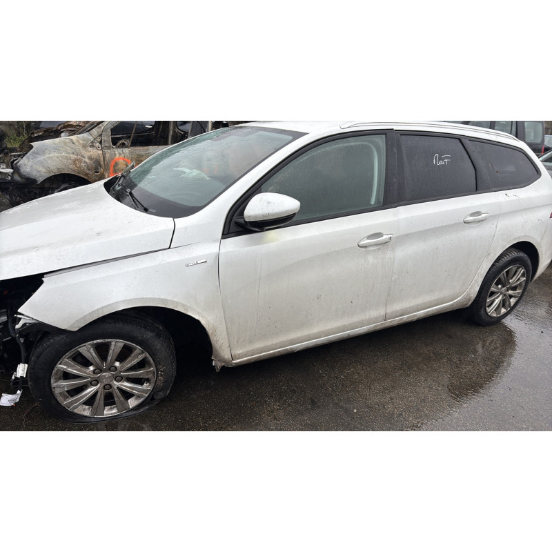 Attache ceinture arriere droit PEUGEOT 308 2 SW Photo n°16