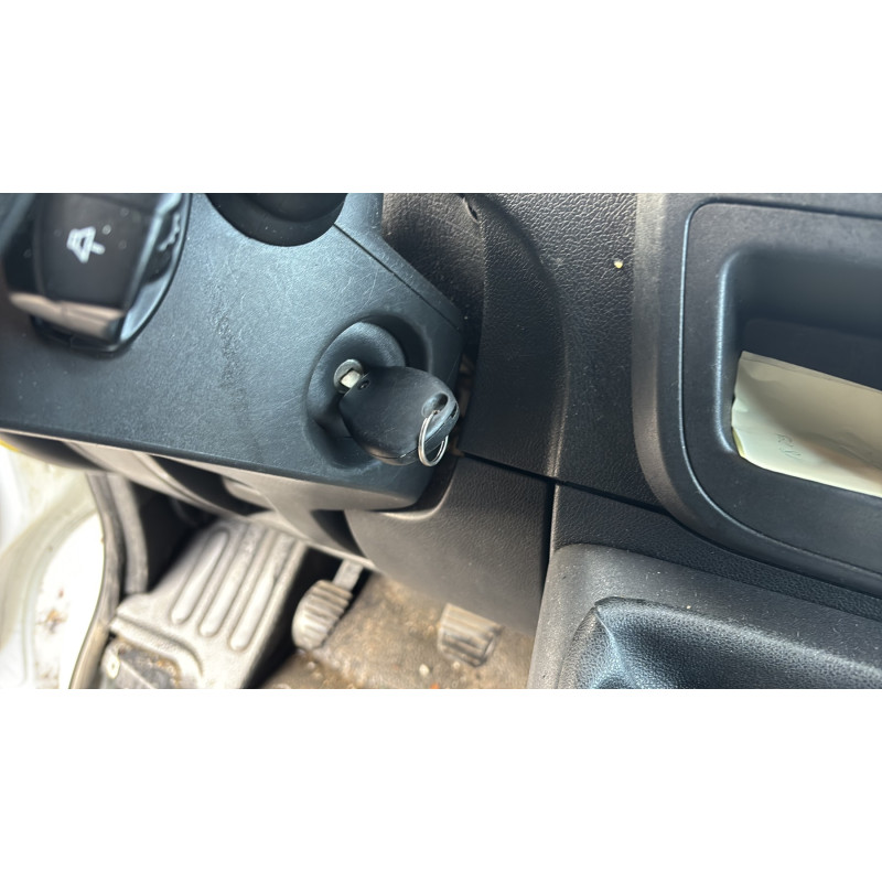 Pretensionneur de ceinture avant droit RENAULT MASTER 3 Photo n°14