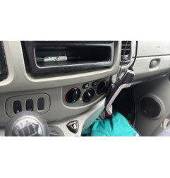 Vitre avant gauche OPEL VIVARO 1
