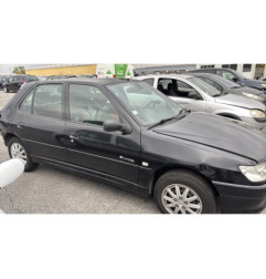 Attache ceinture arriere droit PEUGEOT 306
