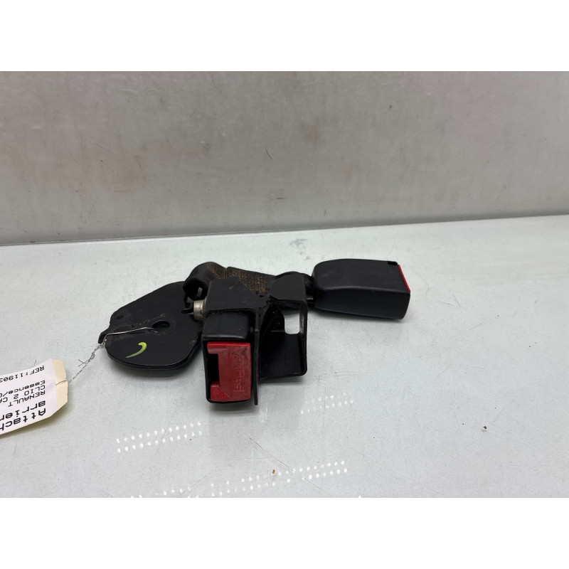 Attache ceinture arriere droit RENAULT CLIO 2 CAMPUS Photo n°1