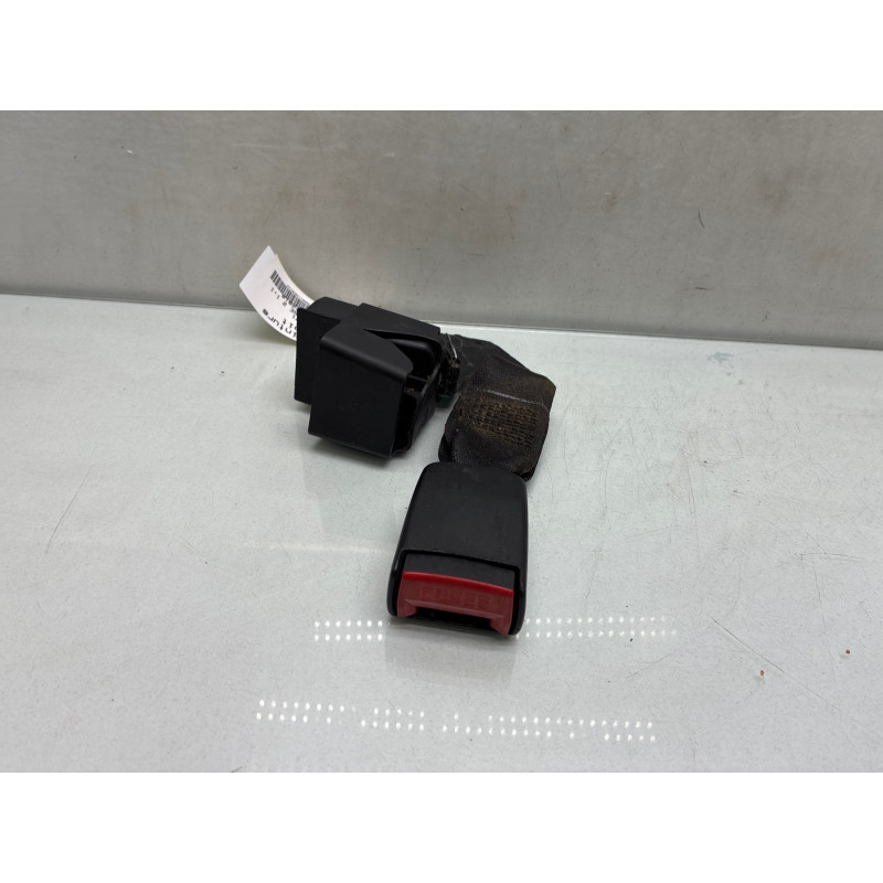 Attache ceinture arriere droit RENAULT CLIO 2 CAMPUS Photo n°4