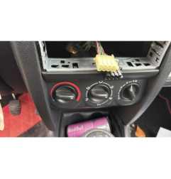 Attache ceinture arriere droit RENAULT CLIO 2 CAMPUS