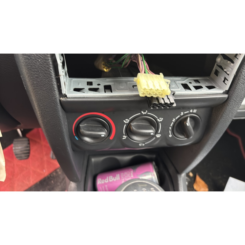 Attache ceinture arriere droit RENAULT CLIO 2 CAMPUS Photo n°12