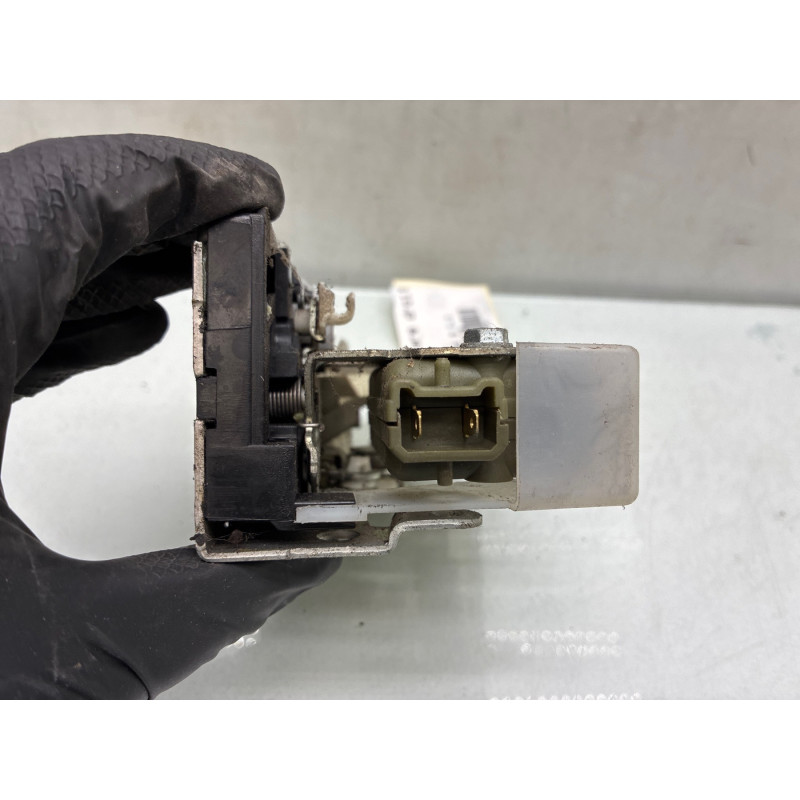 Serrure arriere droit RENAULT CLIO 2 CAMPUS Photo n°3