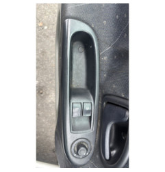 Poignee porte arriere gauche RENAULT CLIO 2