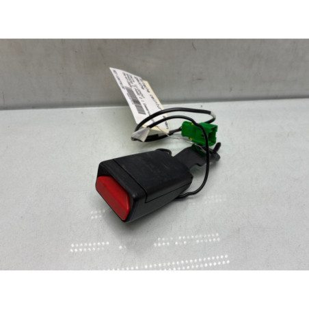 Attache ceinture avant gauche DACIA SANDERO 2