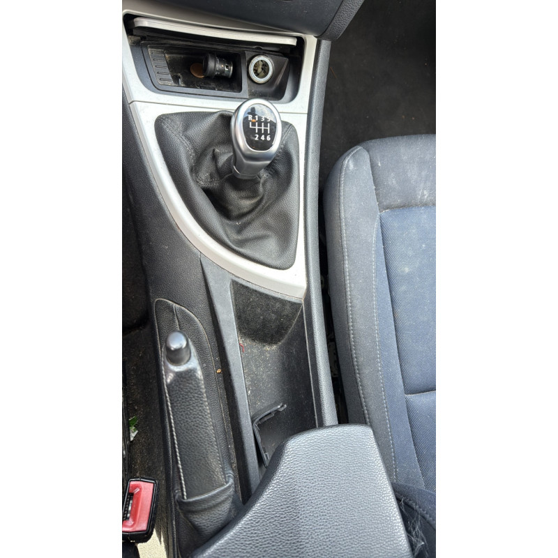 Poignee porte avant gauche BMW SERIE 1 E87 Photo n°18