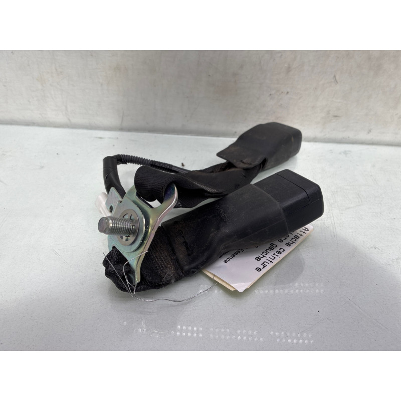 Attache ceinture arriere gauche TOYOTA YARIS 3 Photo n°2
