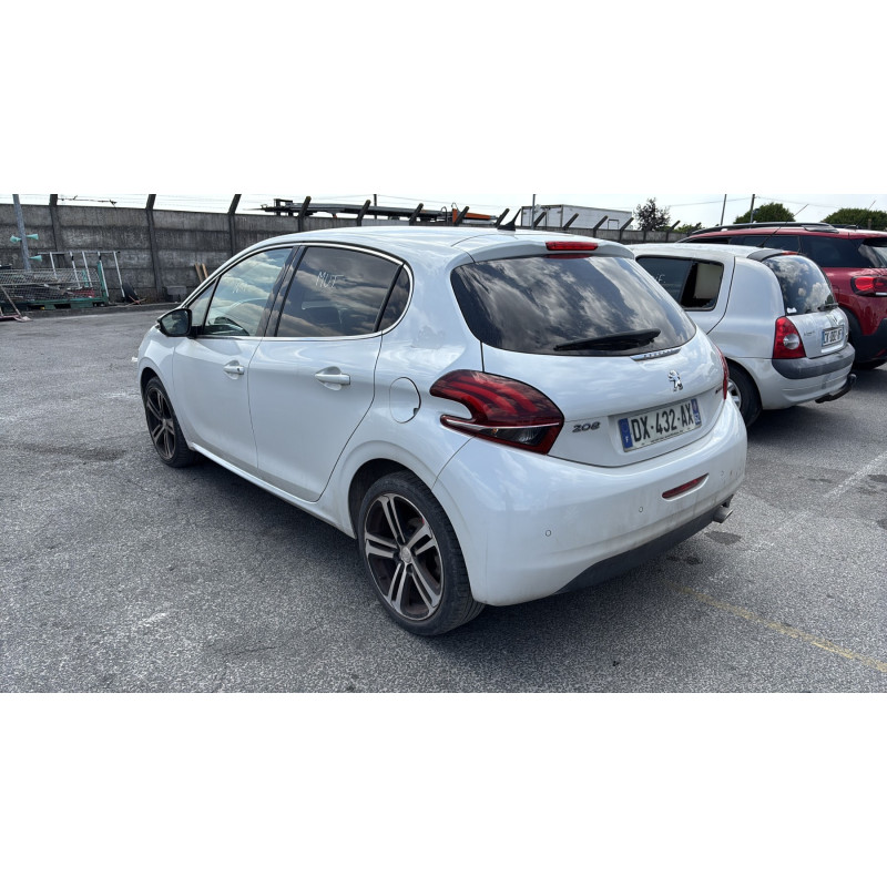 Reservoir AdBlue PEUGEOT 208 1 Photo n°9