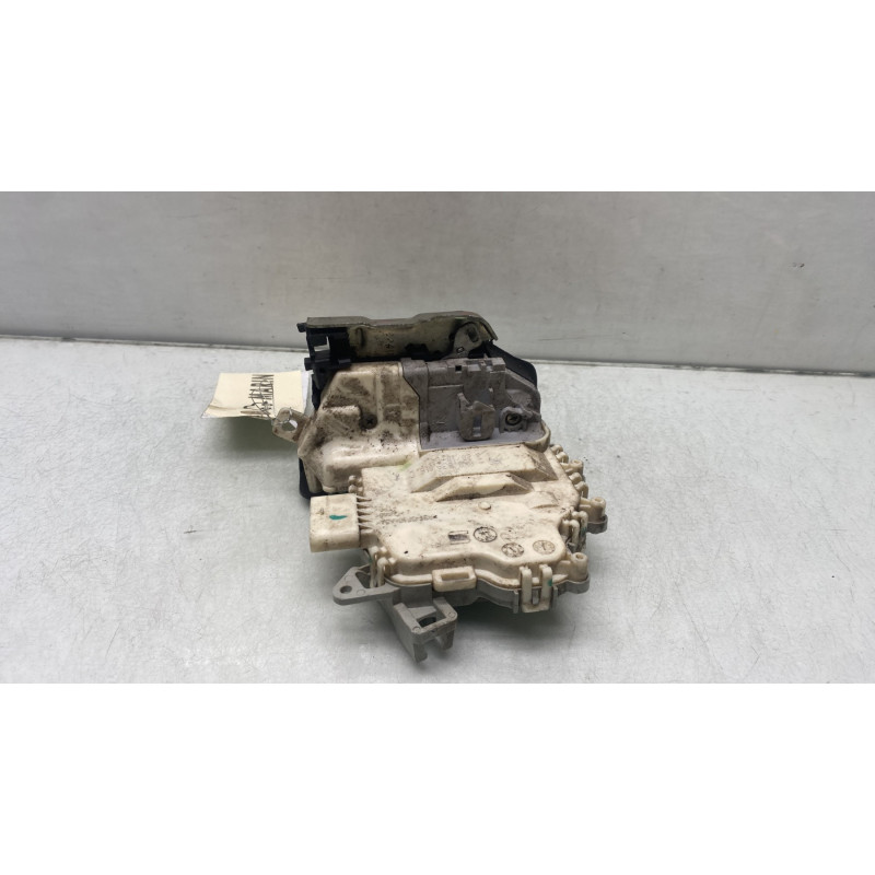 Serrure arriere droit AUDI A4 3 Photo n°2