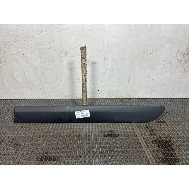Baguette de porte arriere gauche  PEUGEOT EXPERT 2 Photo n°2