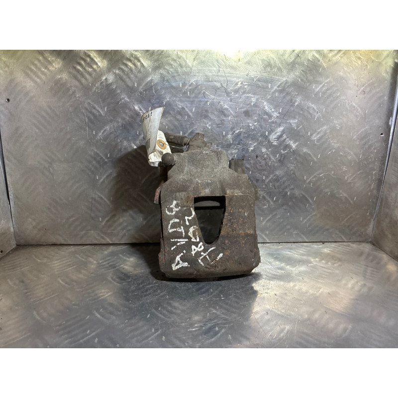 Etrier avant droit (freinage) VOLKSWAGEN FOX Photo n°1