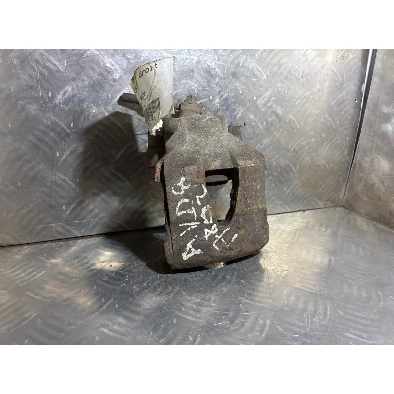 Etrier avant droit (freinage) VOLKSWAGEN FOX Photo n°3