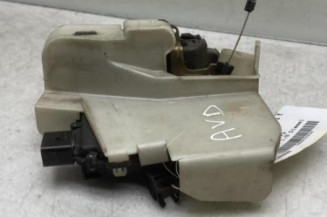 Serrure avant droit VOLKSWAGEN PASSAT 4