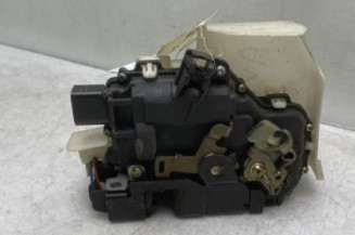 Serrure avant droit VOLKSWAGEN PASSAT 4