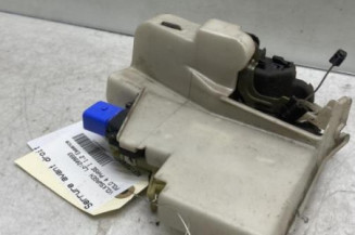 Serrure avant droit VOLKSWAGEN POLO 4