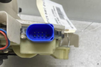 Serrure avant droit VOLKSWAGEN POLO 4