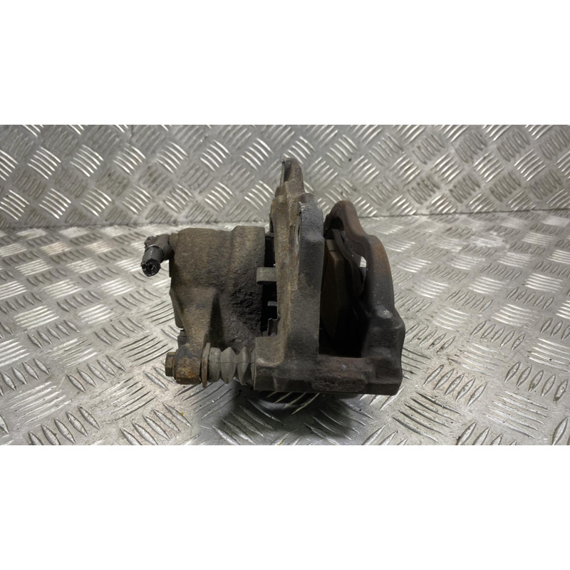 Etrier avant gauche (freinage) TOYOTA AVENSIS 3 Photo n°4