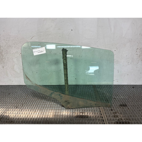 Vitre arriere droit PEUGEOT 308 1 Photo n°1