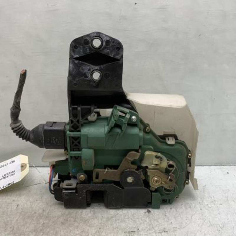 Serrure avant droit VOLKSWAGEN PASSAT 4 Photo n°3