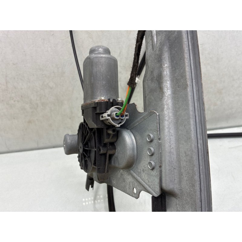 Leve vitre electrique avant droit RENAULT CLIO 3 Photo n°2