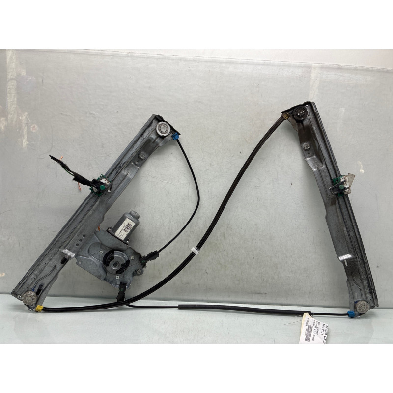 Leve vitre electrique avant droit RENAULT CLIO 3 Photo n°6
