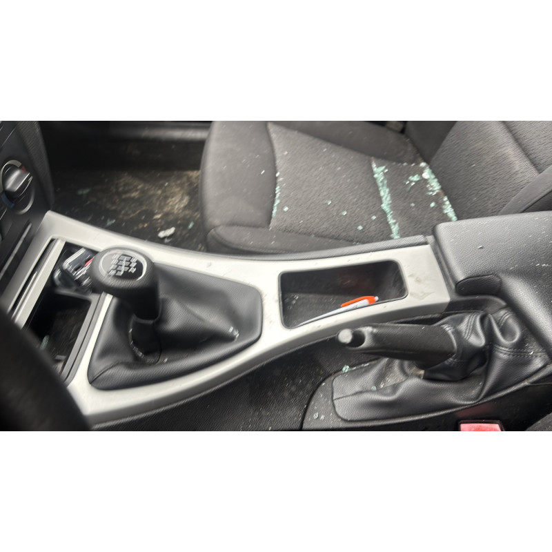 Bouton de coffre BMW SERIE 3 E91 Photo n°19