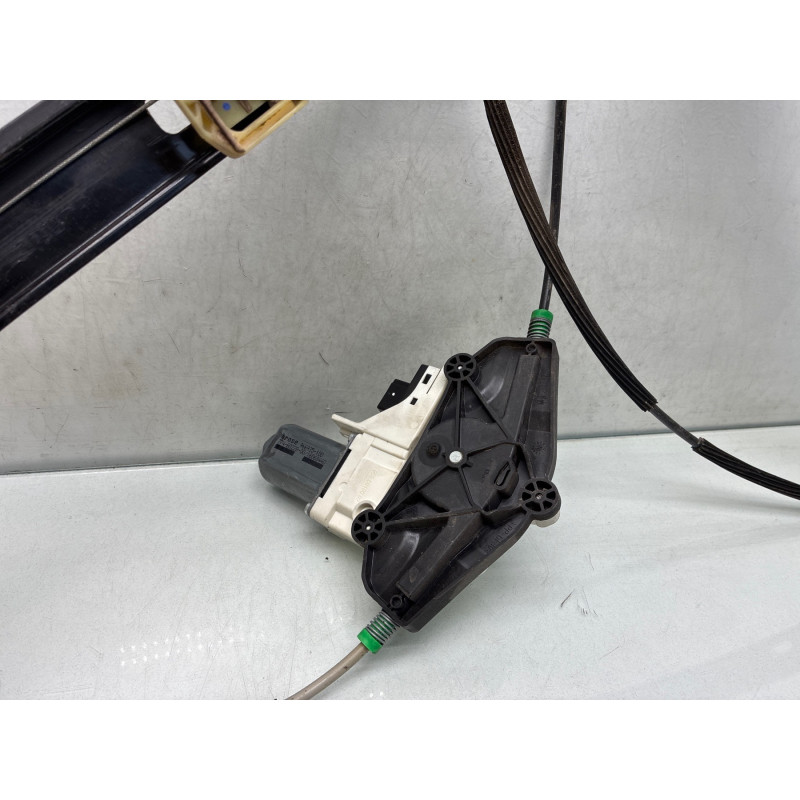 Leve vitre electrique avant gauche AUDI A4 3 Photo n°1
