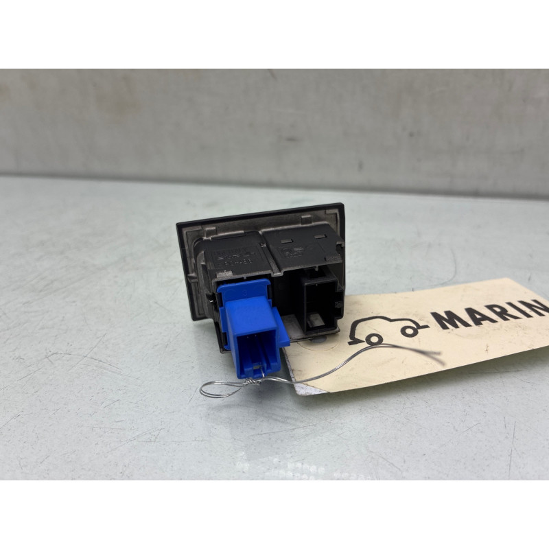 Bouton de warning VOLKSWAGEN GOLF 7 Photo n°3