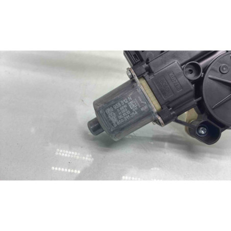 Leve vitre electrique arriere droit VOLKSWAGEN POLO 5 Photo n°1