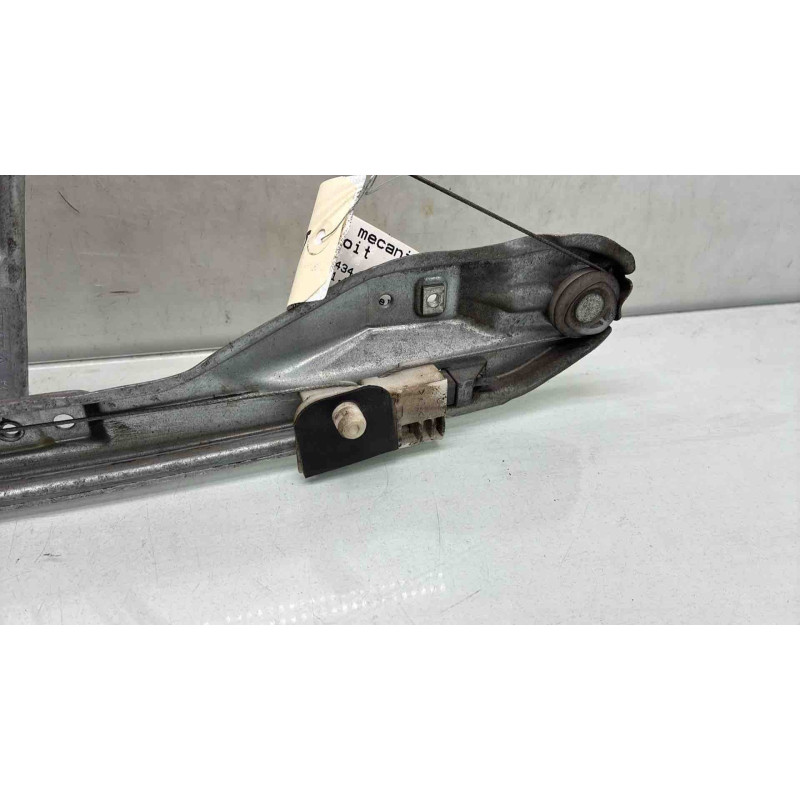 Leve vitre mecanique arriere droit RENAULT CLIO 3 Photo n°4