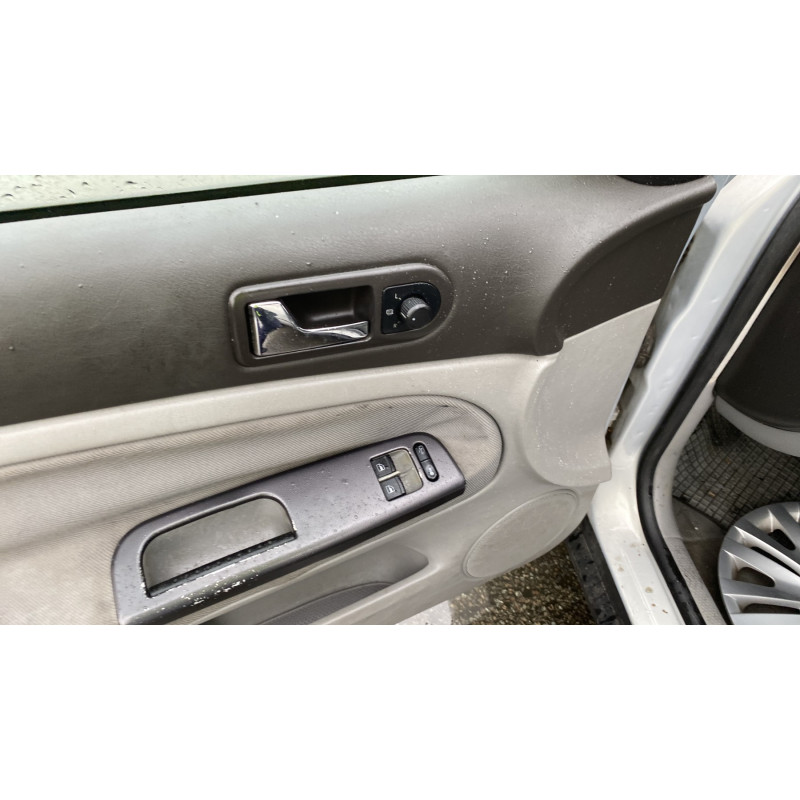 Moteur essuie glace avant VOLKSWAGEN PASSAT 4 Photo n°15