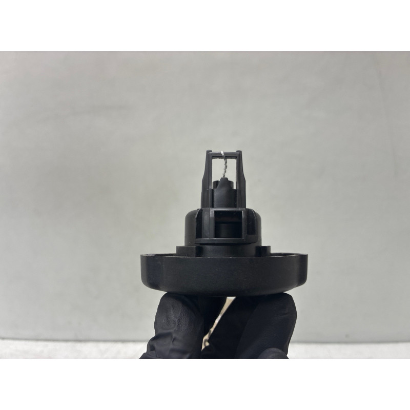Bouchon de carburant PEUGEOT 3008 1 Photo n°3