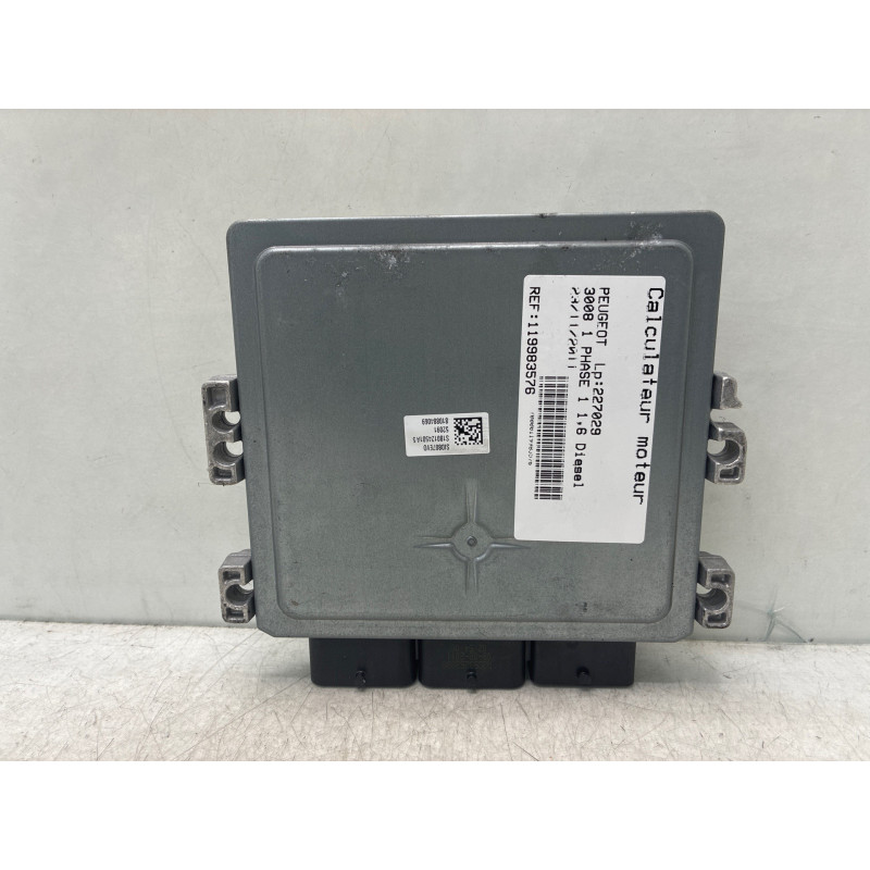 Calculateur moteur PEUGEOT 3008 1 Photo n°1